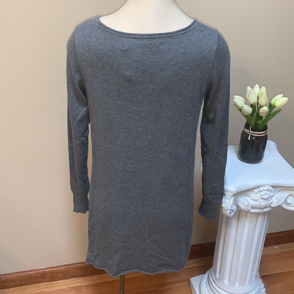 STUDIO M Women’s Pin-tuck Sleeve Gray Knit Long Sweater - Picture 5 of 9